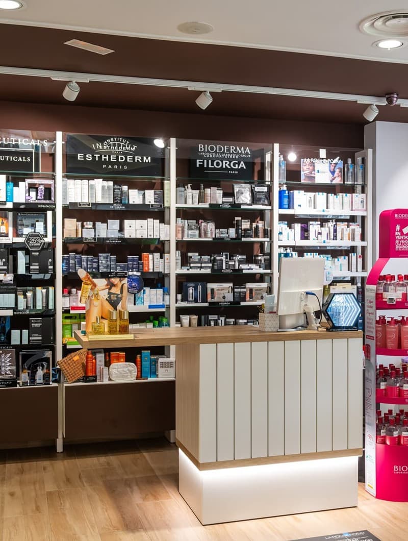 Conoce a los profesionales de nuestra farmacia en Teo